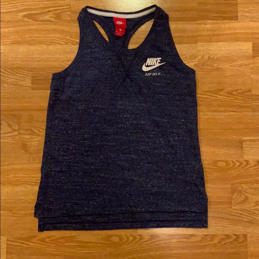 Nike-tank